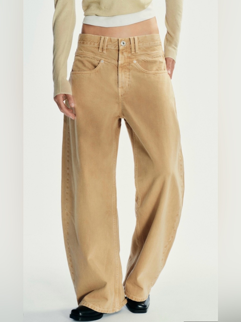 Zara Relaxed Wide-Leg Barrel Jeans